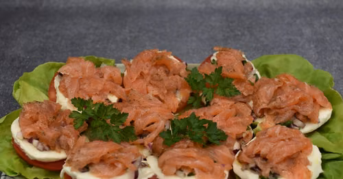 Sałatka Caprese al salmone