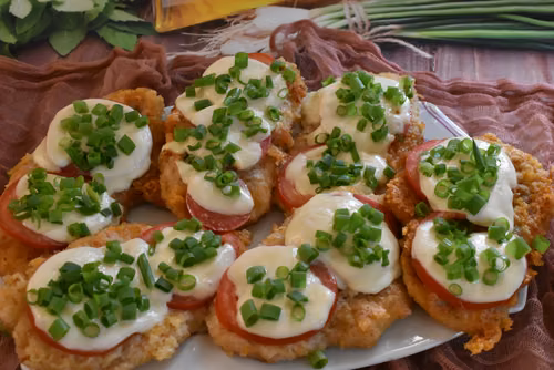 Kotlet drobiowy z serową panierką