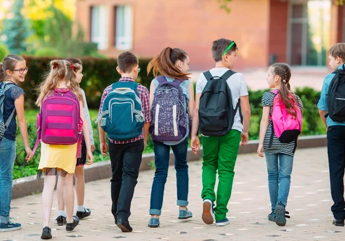 Koniec z absurdami w szkołach? MEN zrobi porządek ze statutami!