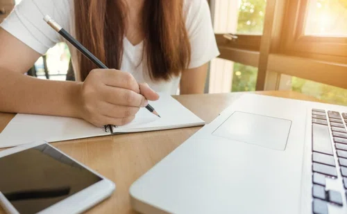 Czy studia są dziś potrzebne? A może nikt już nie zwraca na nie uwagi?