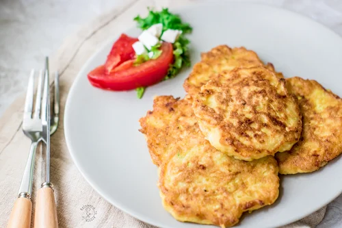 Placki Z Cukinii i Ciecierzycy