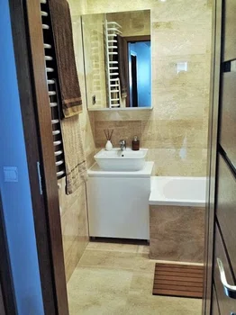 JAK OPTYCZNIE POWIĘKSZYĆ MAŁĄ ŁAZIENKĘ