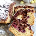 Czekoladowo-waniliowa babka z wiśniami