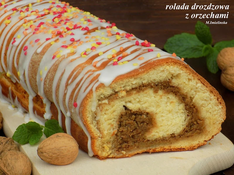 Drożdżowa rolada orzechowa prababci