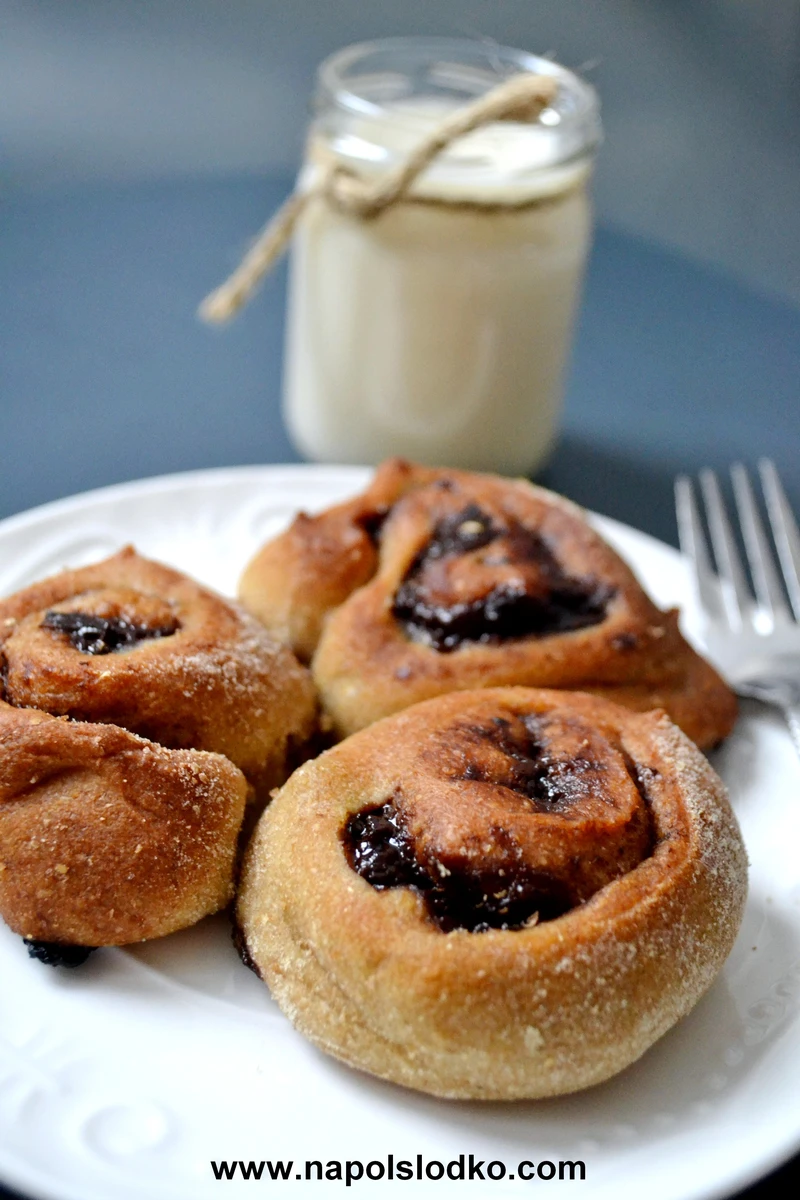 Cynamonowe bułeczki z mąki pełnoziarnistej bez cukru (cinammon rolls)