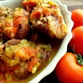 Żeberka w porach i pomidorach