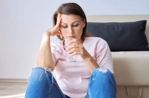 6 naturalnych sposobów na walkę z objawami menopauzy. Numer 3 stanie się Twoim ulubionym!