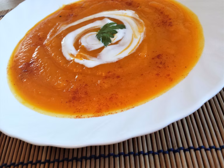 Delikatna zupa krem z dyni