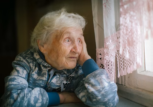 „Myślałam, że mogę przenieść moje prawo dożywocia na wnuczkę. Notariusz powiedział, że to niemożliwe.” — pisze Janina [LIST]
