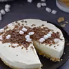 Sernik z piankami marshmallow bez pieczenia