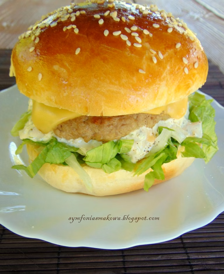 Burger à la Big Mac z McDonald's.