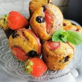 Muffiny z truskawkami i borówkami