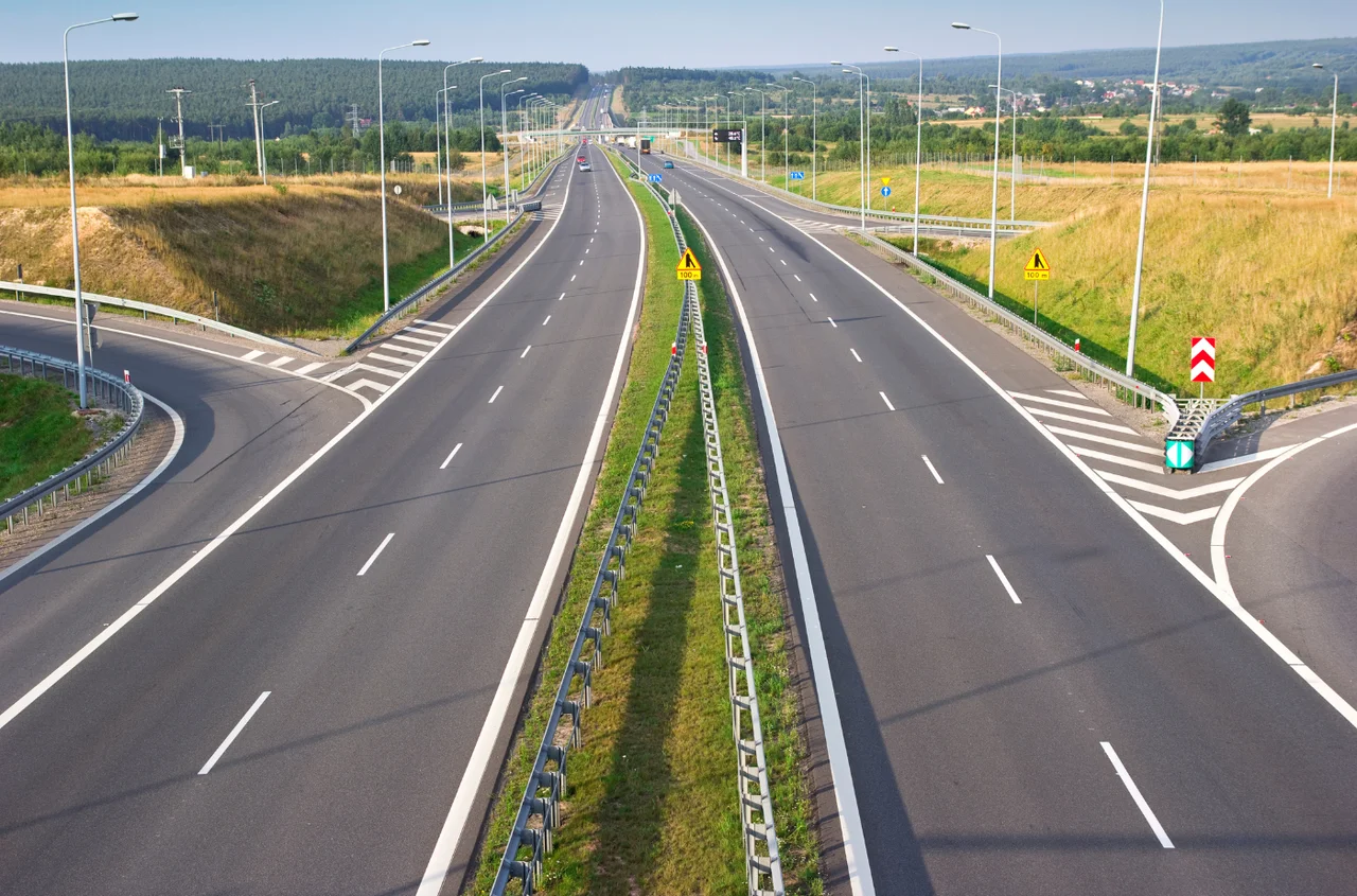 Koniec z opłatami!? Nadchodzą wielkie zmiany na polskich autostradach!