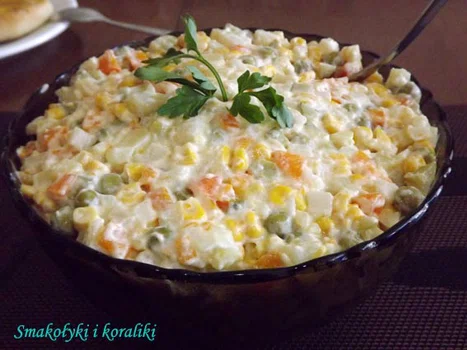 Tradycyjna sałatka jarzynowa