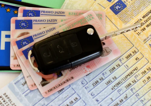 Koniec z papierami i kolejkami! Rejestracja pojazdu uproszczona do minimum!