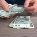 Ekstra 1000 zł dla tych pracowników! Zobacz, kto skorzysta na nowym dodatku!