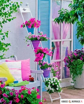Piękny stojak na kwiaty