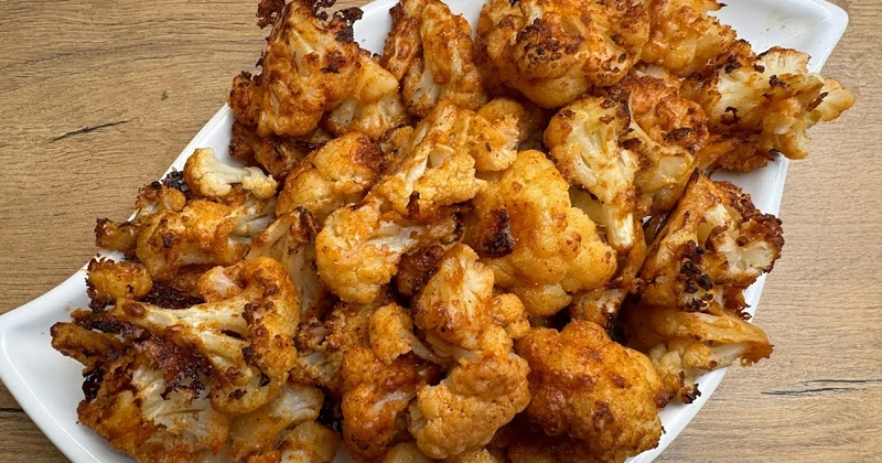 Kąski z kalafiora w parmezanie