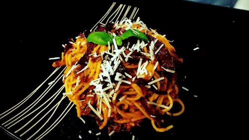 Fit spaghetti w sosie z pieczonej papryki