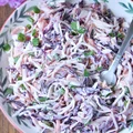 Coleslaw z białej i czerwonej kapusty