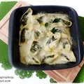 Conchiglioni (muszle) ze szpinakiem i fetą w sosie beszamelowym