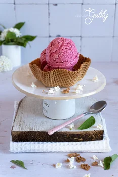Lody jogurtowo-wiśniowe, tylko 4 składniki