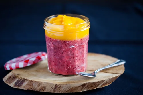 TRUSKAWKOWY PUDDING CHIA Z MUSEM Z MANGO