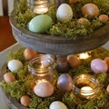 Dekoracja wielkanocna z piętrowej patery