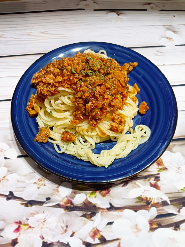 Spaghetti ze swojskim sosem