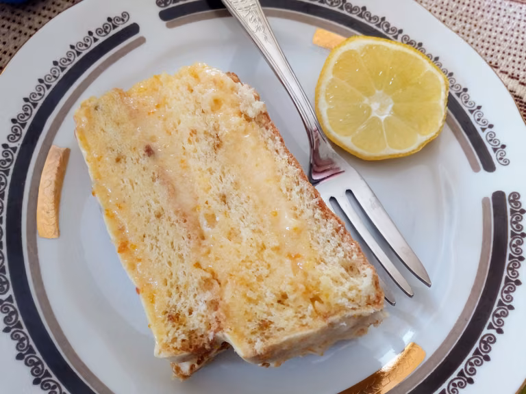 Złoty tort pomarańczowo-cytrynowy