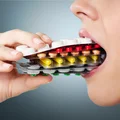Suplementy na odporność podbijają rynek. Farmaceuci jednak ostrzegają!