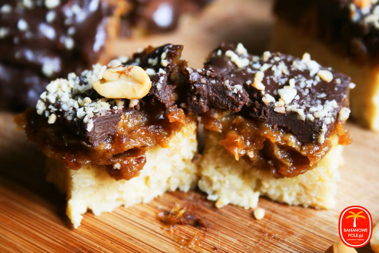 CIASTO/BATONY SNICKERS Z KASZY JAGLANEJ (BEZ PIECZENIA)