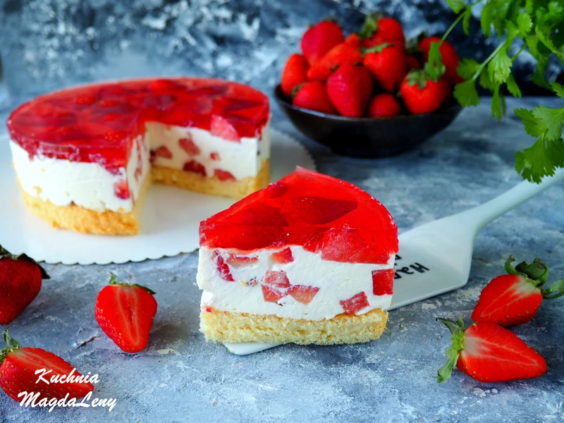Sernik mascarpone z truskawkami
