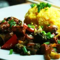 Imbirowe tofu z warzywami