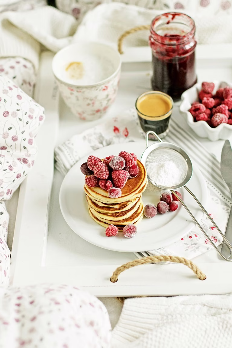 Pancakes na maślance z owocami