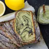 Ciasto drożdżowe - Matcha z pastą z czarnego sezamu i migdałów.