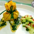 Sakiewki naleśnikowe z curry, nafaszerowane kurczakiem i miętą