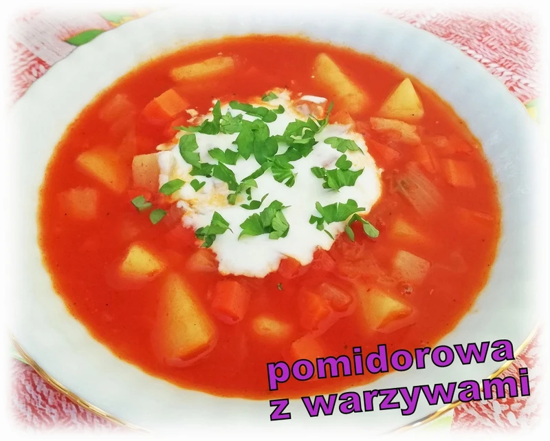 Zupa pomidorowa z warzywami