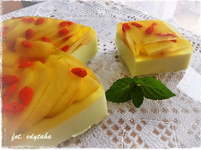 Gruszkowe serce z jagodami goji