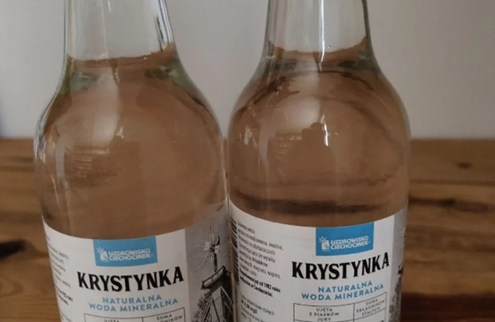 Fragmenty szkła w gazowanej wodzie „Krystynka” – co musisz wiedzieć, zanim kolejny raz odkręcisz butelkę