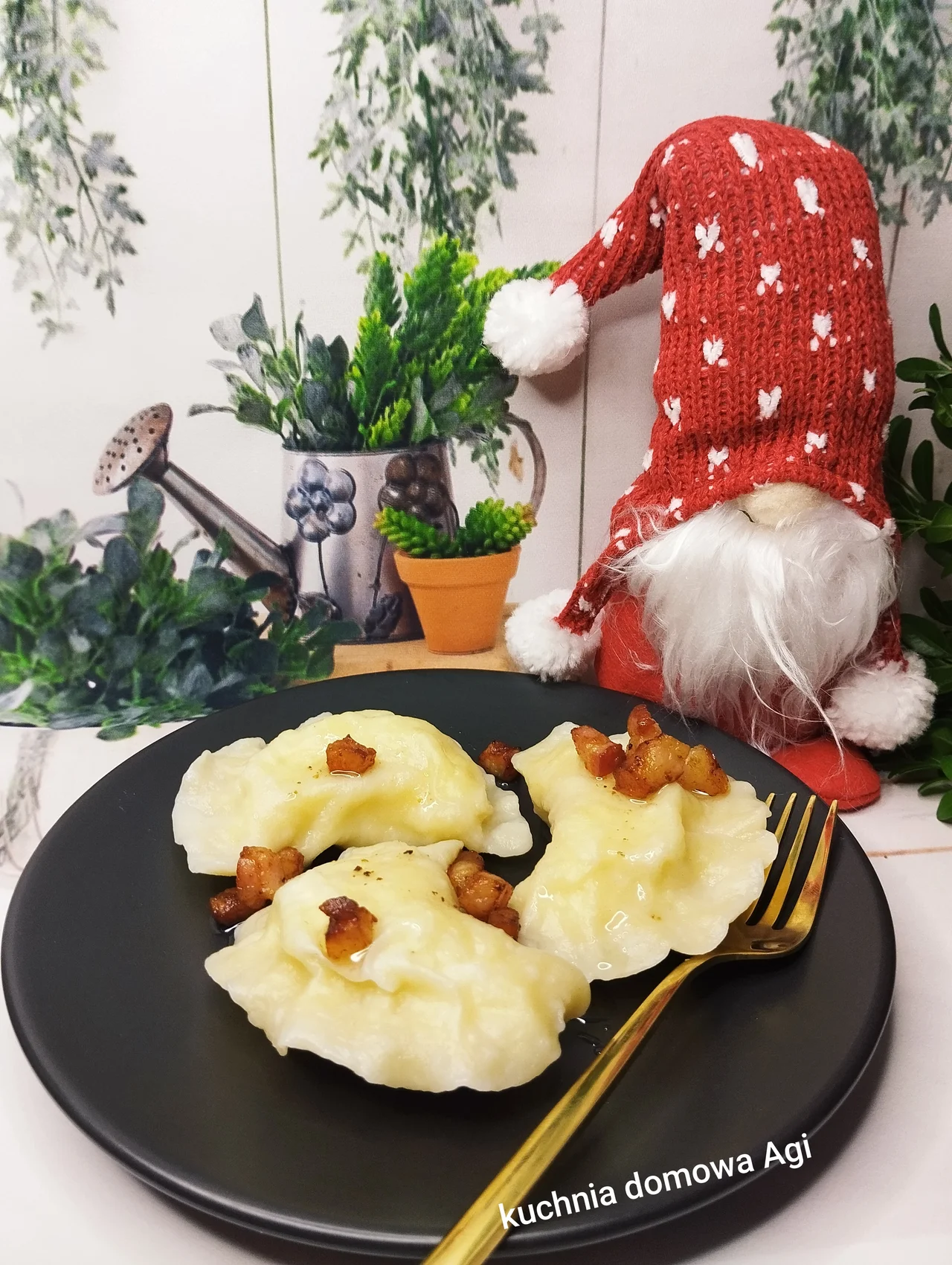 Pierogi ruskie z dużą ilością farszu