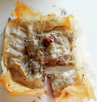 Chorwacki burek z mięsem mielonym w cieście filo