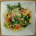 Tagiatelle z szynką szwarcwadzką i pomidorkami koktajlowymi