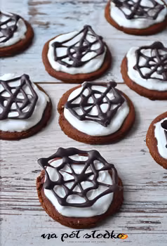 Fit ciastka a`la oreo z kremem kokosowym i czekoladą (bez cukru i glutenu, wegańskie)