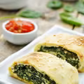 STRUDEL ZE SZPINAKIEM I RICOTTĄ