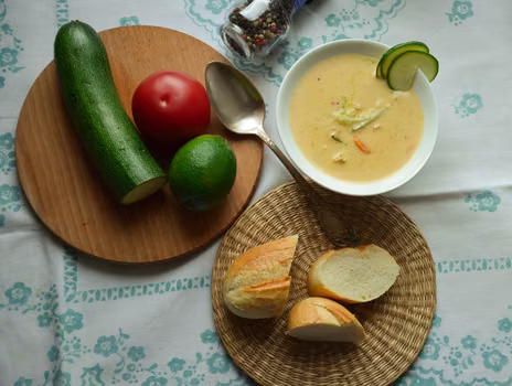 zupa curry z kurczakiem, pomidorami i cukinią - hit!