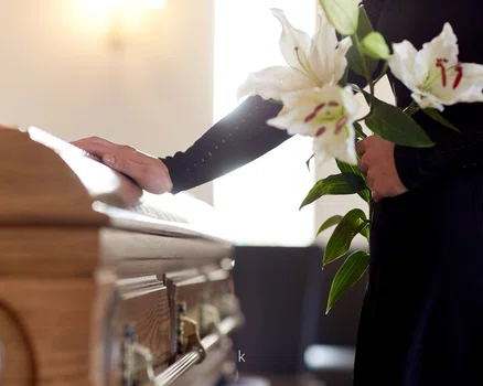 Ile naprawdę kosztuje pogrzeb? Ceny mocno poszły w górę!