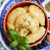 Mini calzone z warzywami i mozzarellą