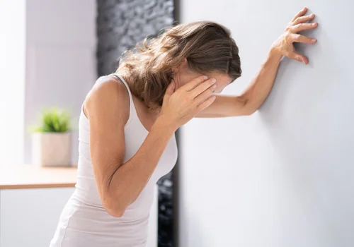 Kobieto, masz zawroty głowy? To może być niedobór witaminy B1 (tiaminy)!