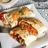 Tortilla zapiekana z mięsem mielonym i pieczarkami